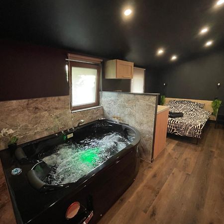 Jacuzzi Love Room Mulhouse Luaran gambar