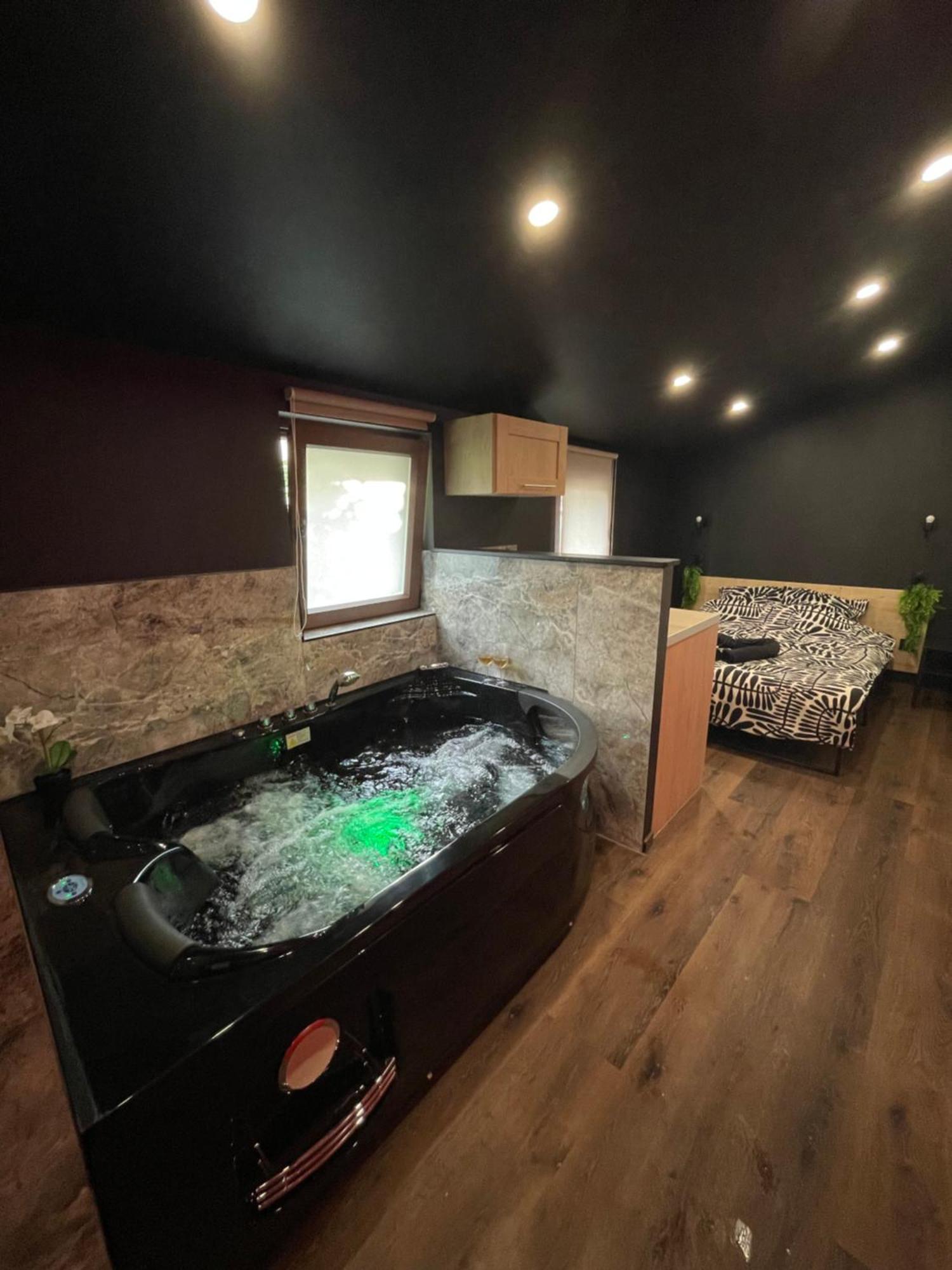 Jacuzzi Love Room Mulhouse Luaran gambar